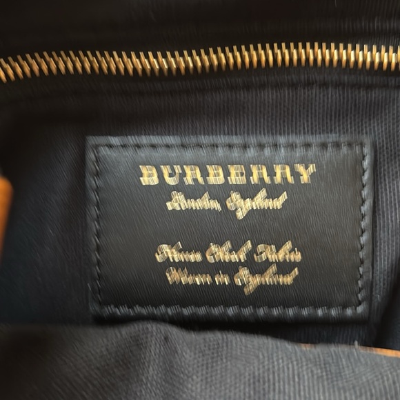 Burberry small Canterbury tan grained leather tote - Picture 11 of 13